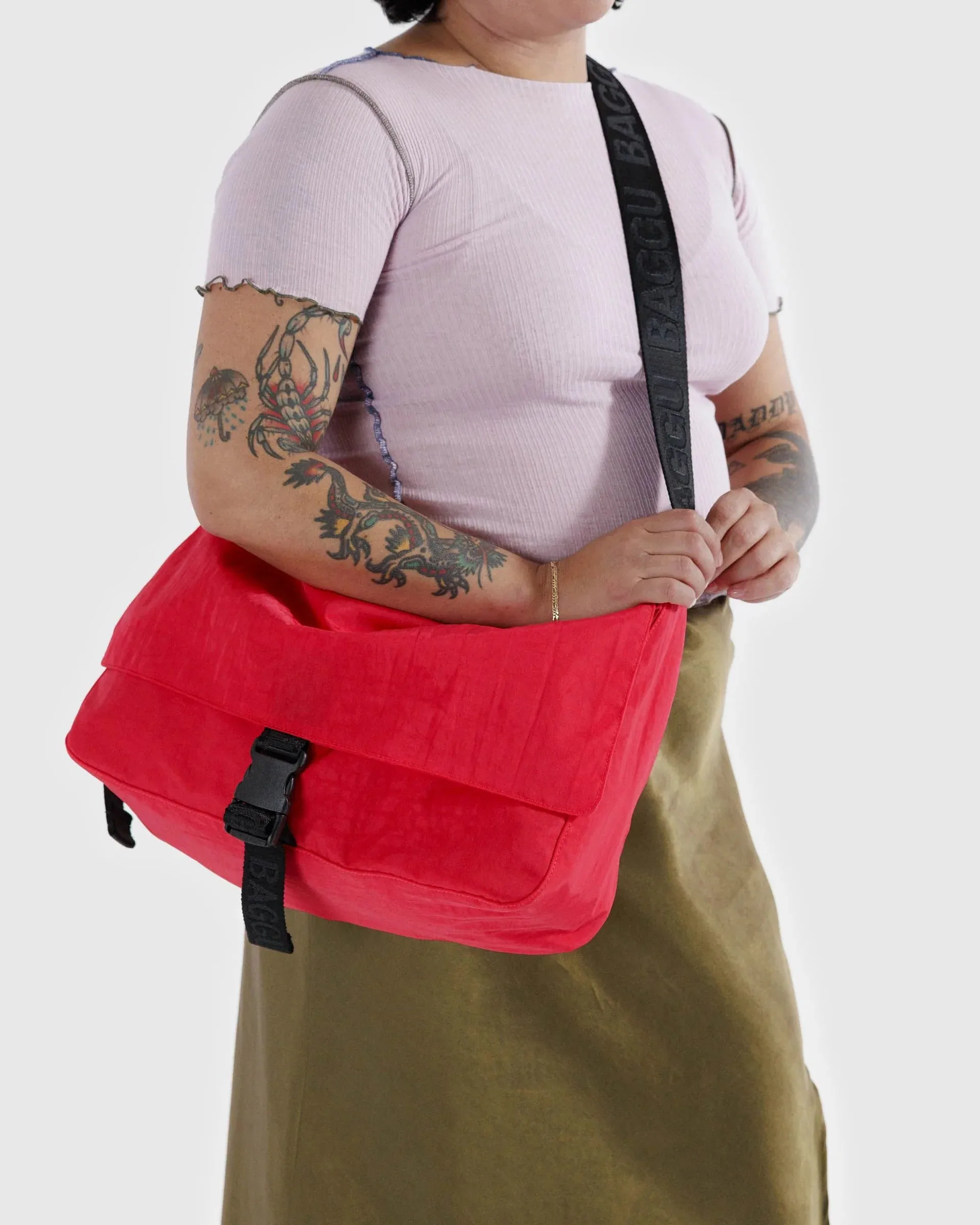 BAGGU Messenger Bag - Recycled - Candy Apple Red