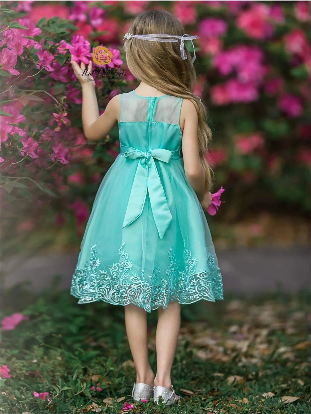 Girls Sleeveless Faux Crystal Neckline Sequin And Lace Embroidery Dress