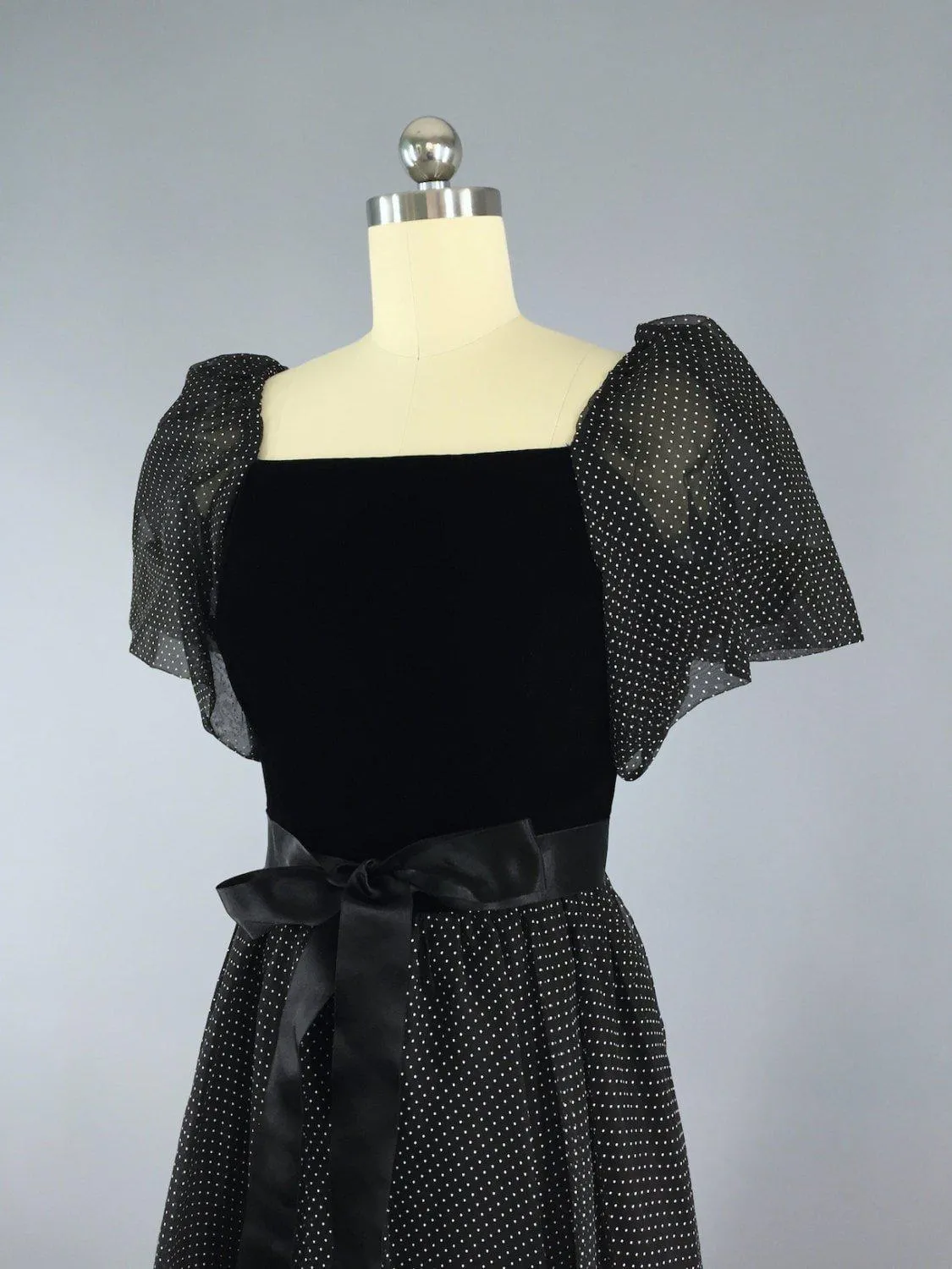Vintage 80sDress / Polka Dot Chiffon