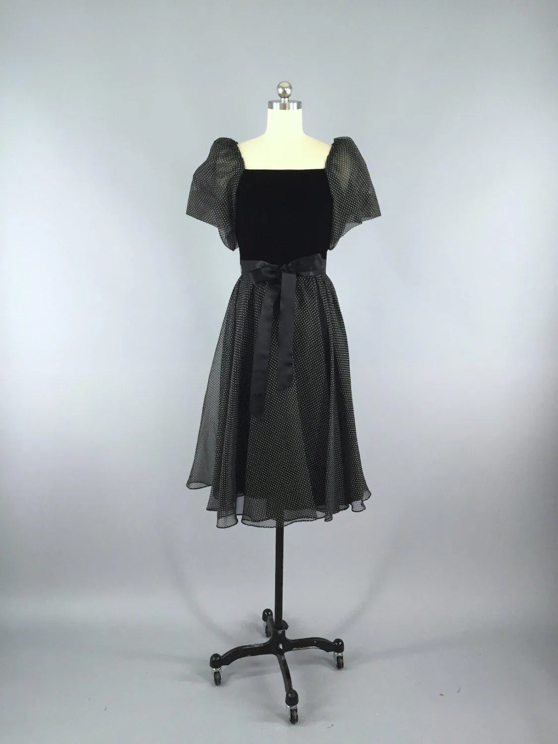 Vintage 80sDress / Polka Dot Chiffon